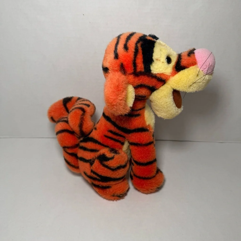 Vintage 90s Disney Tigger Winnie the Pooh Official Plush